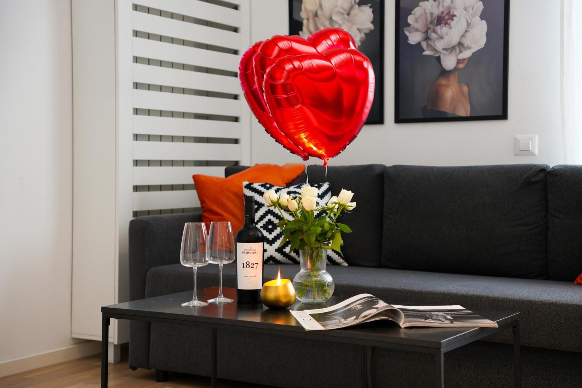 Maria - Modern Apartment With Parking And Workspace Bukarest Exteriör bild