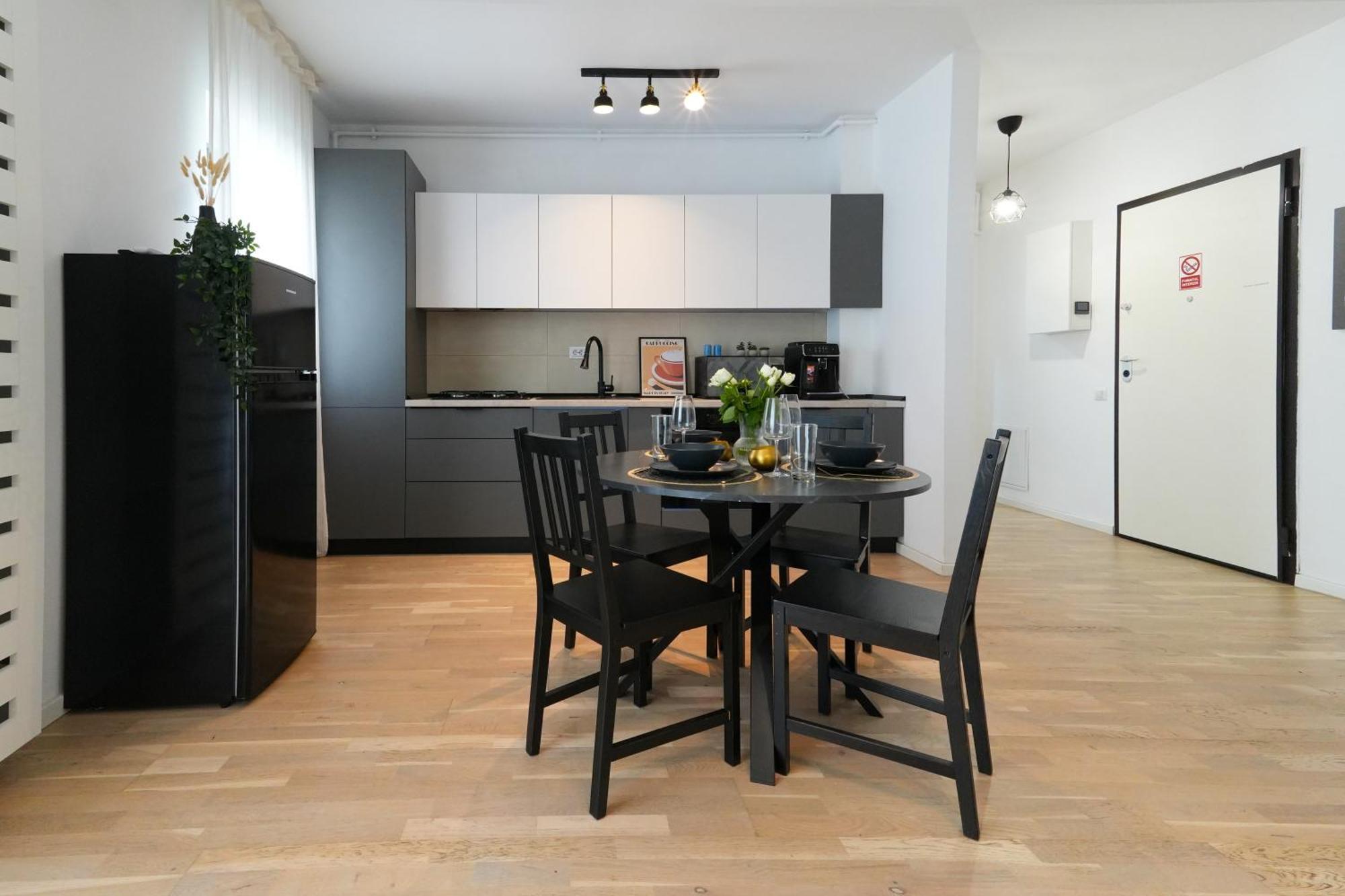 Maria - Modern Apartment With Parking And Workspace Bukarest Exteriör bild