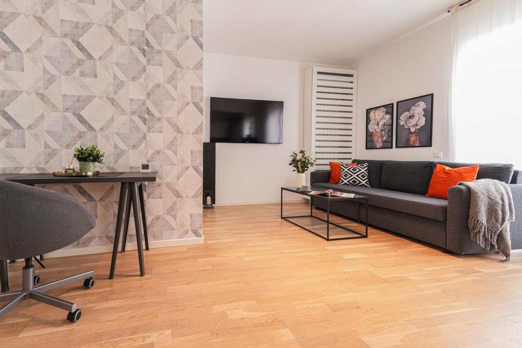 Maria - Modern Apartment With Parking And Workspace Bukarest Exteriör bild