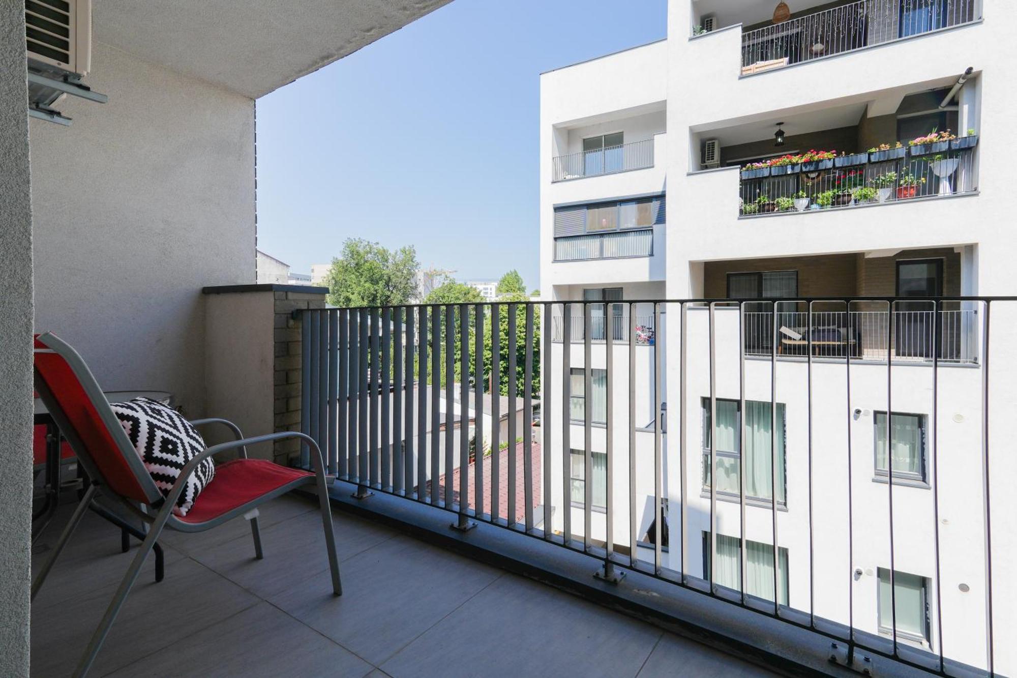 Maria - Modern Apartment With Parking And Workspace Bukarest Exteriör bild
