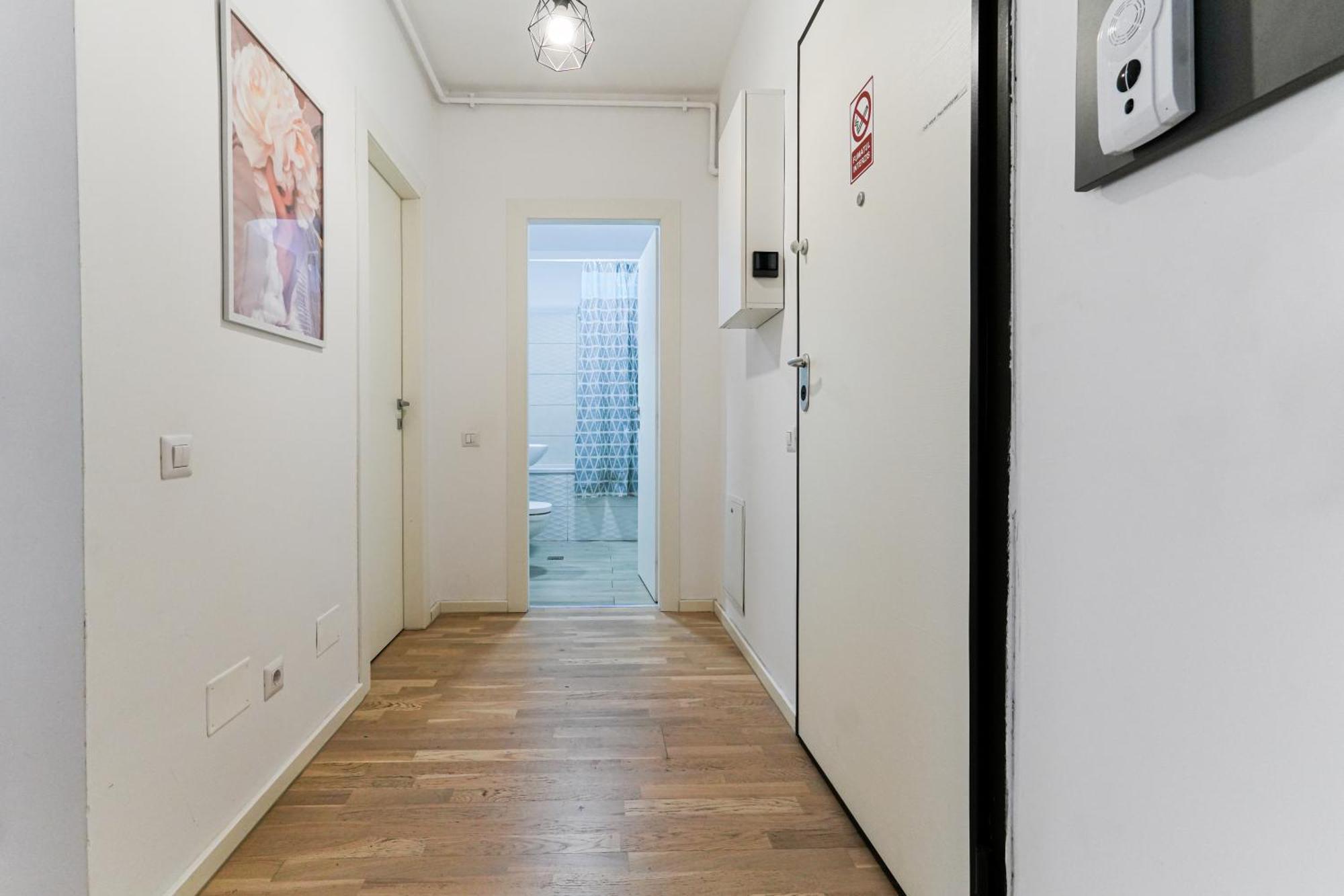 Maria - Modern Apartment With Parking And Workspace Bukarest Exteriör bild