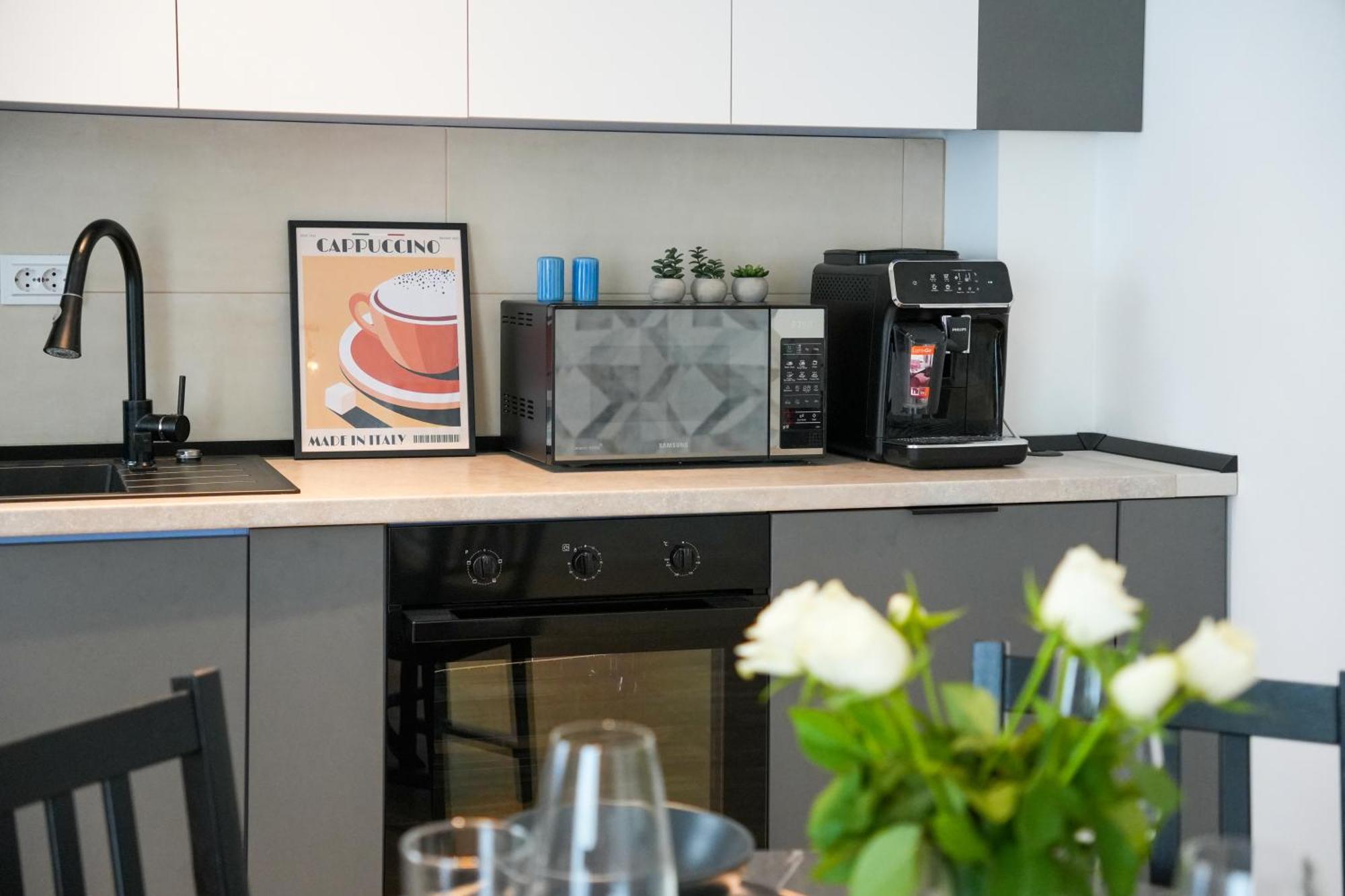Maria - Modern Apartment With Parking And Workspace Bukarest Exteriör bild