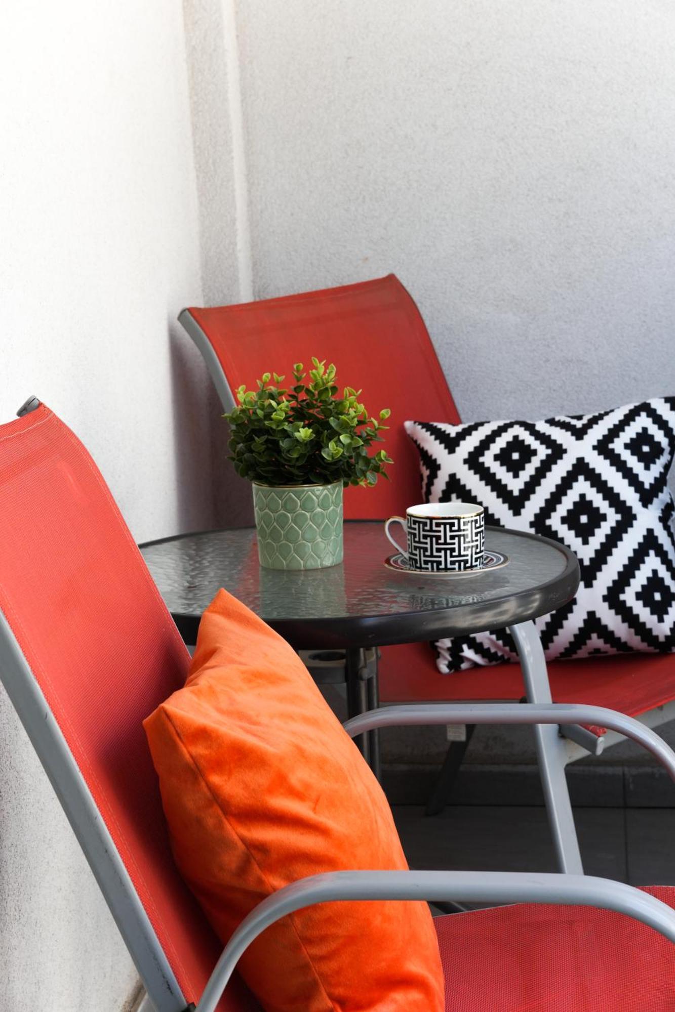 Maria - Modern Apartment With Parking And Workspace Bukarest Exteriör bild