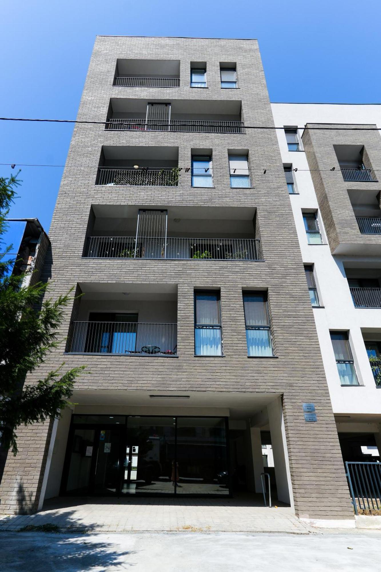 Maria - Modern Apartment With Parking And Workspace Bukarest Exteriör bild